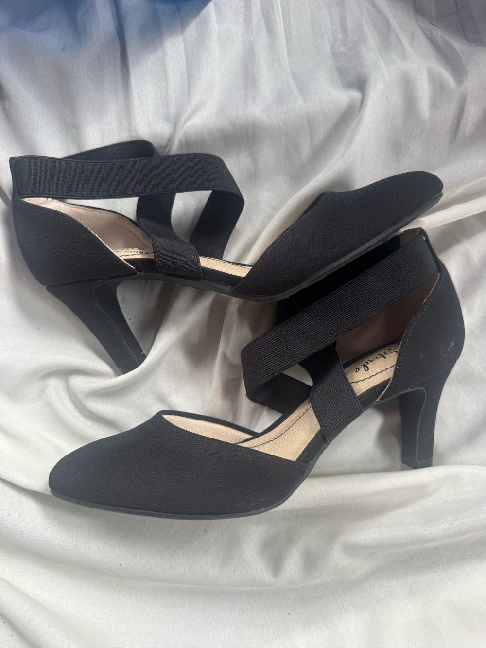 Life Stride Black Crisscross Elastic Mid Heels